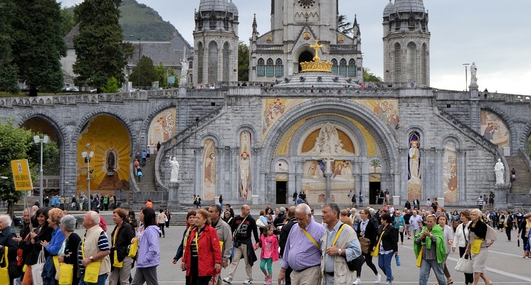 Il Santuario Di Lourdes Tutto Quello Che C E Da Sapere Le Preghiere